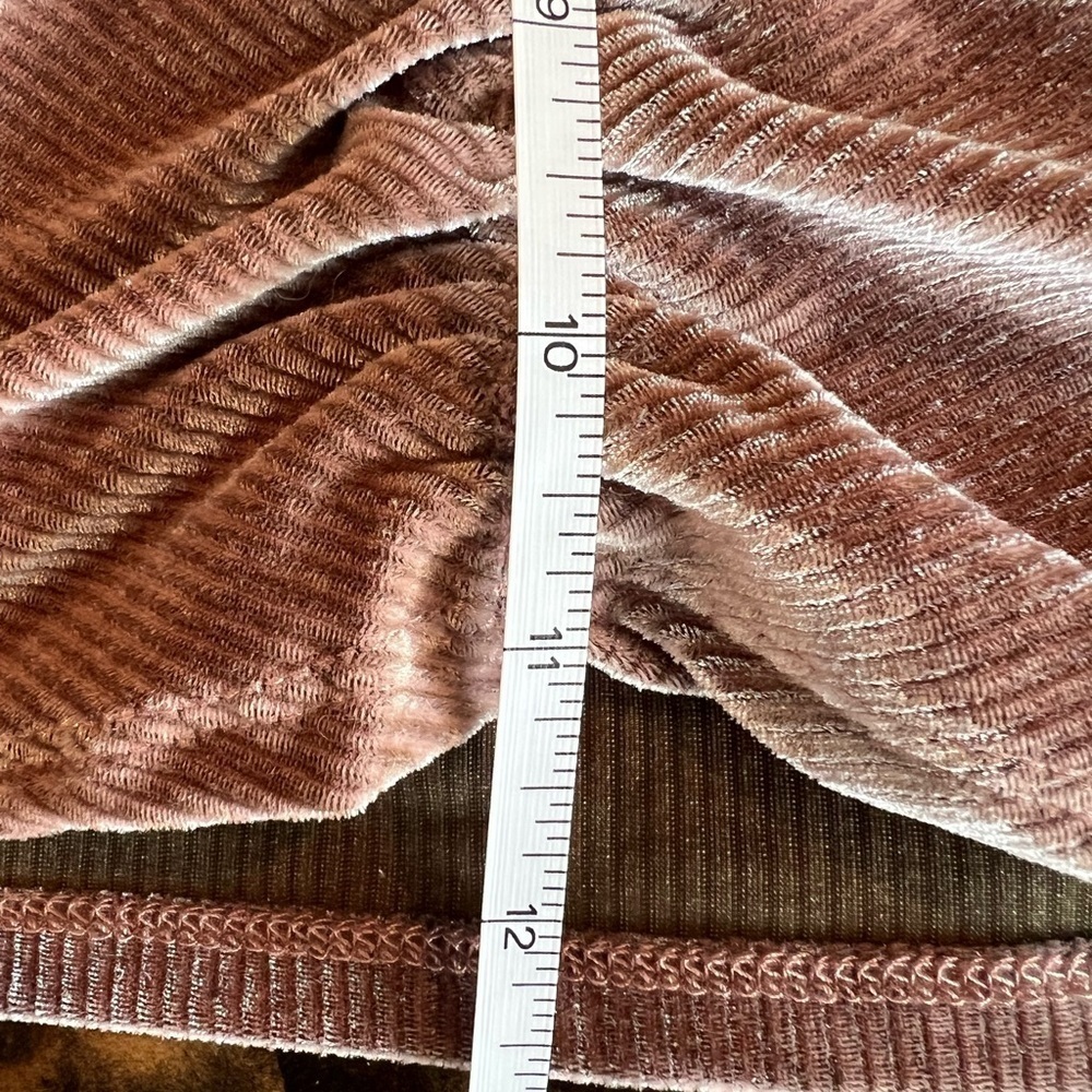 Urban Outfitters cropped Women's Top, rose gold, clubbing, EUC, small, bodycon - Picture 4 of 6